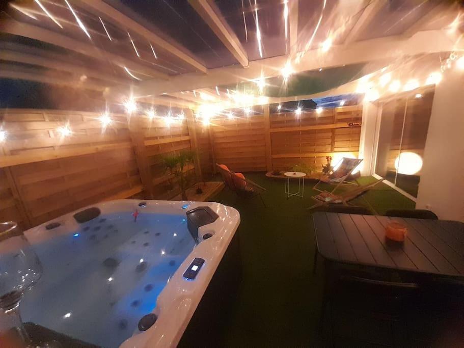Maison 4Pers Avec Jacuzzi Privatif Couvert Proche Ocean 브렘 쉬르 메르 외부 사진
